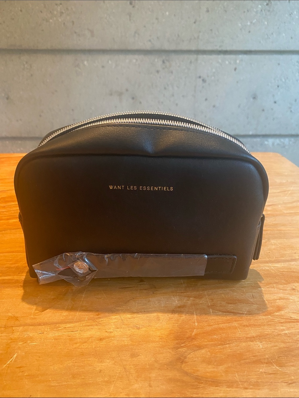 WANT Les Essentials x Air Canada Collab Dopp Kit (empty) - Picture 2 of 7